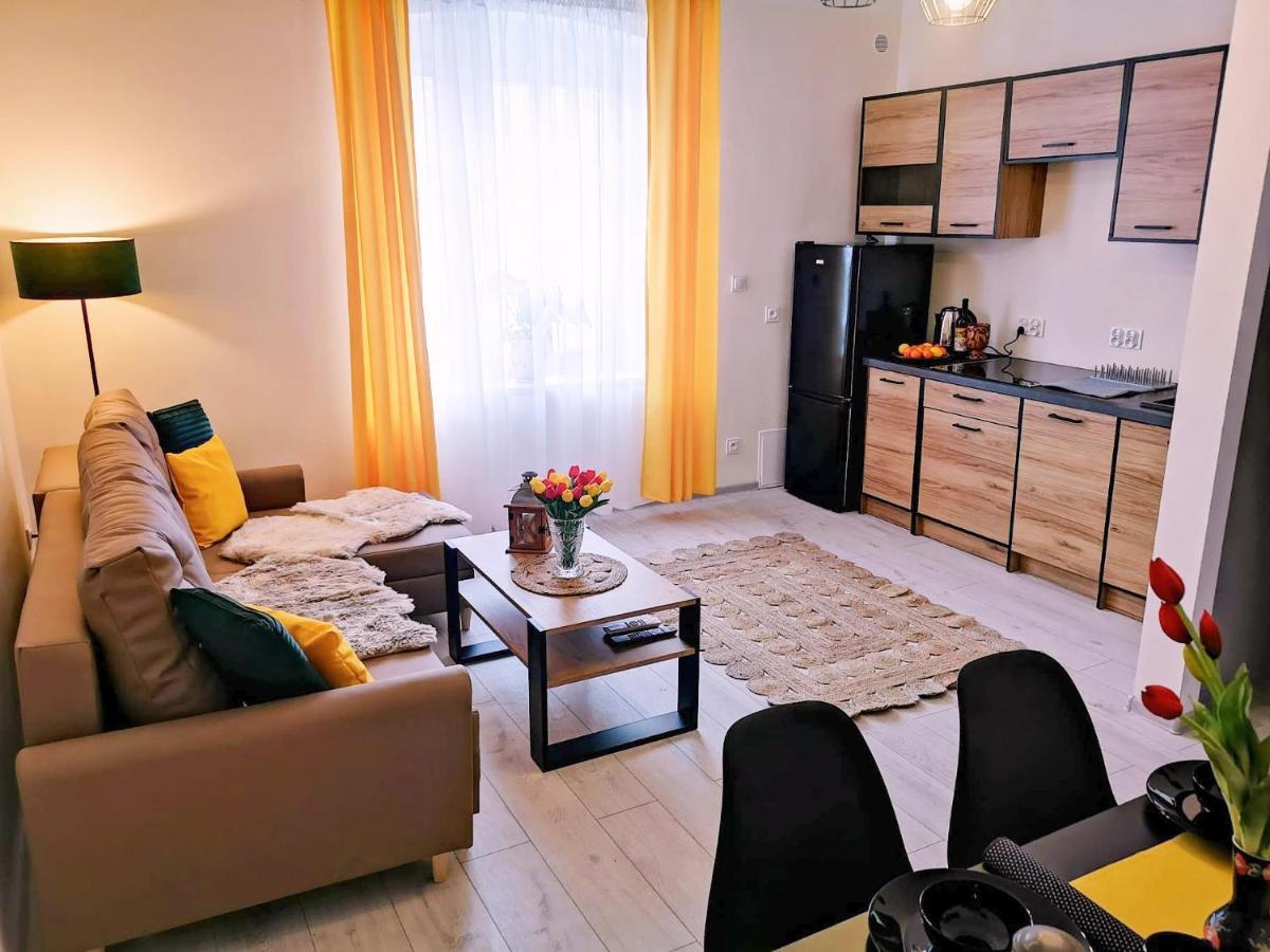 Apartament Celebrity Lägenhet Leśna Exteriör bild